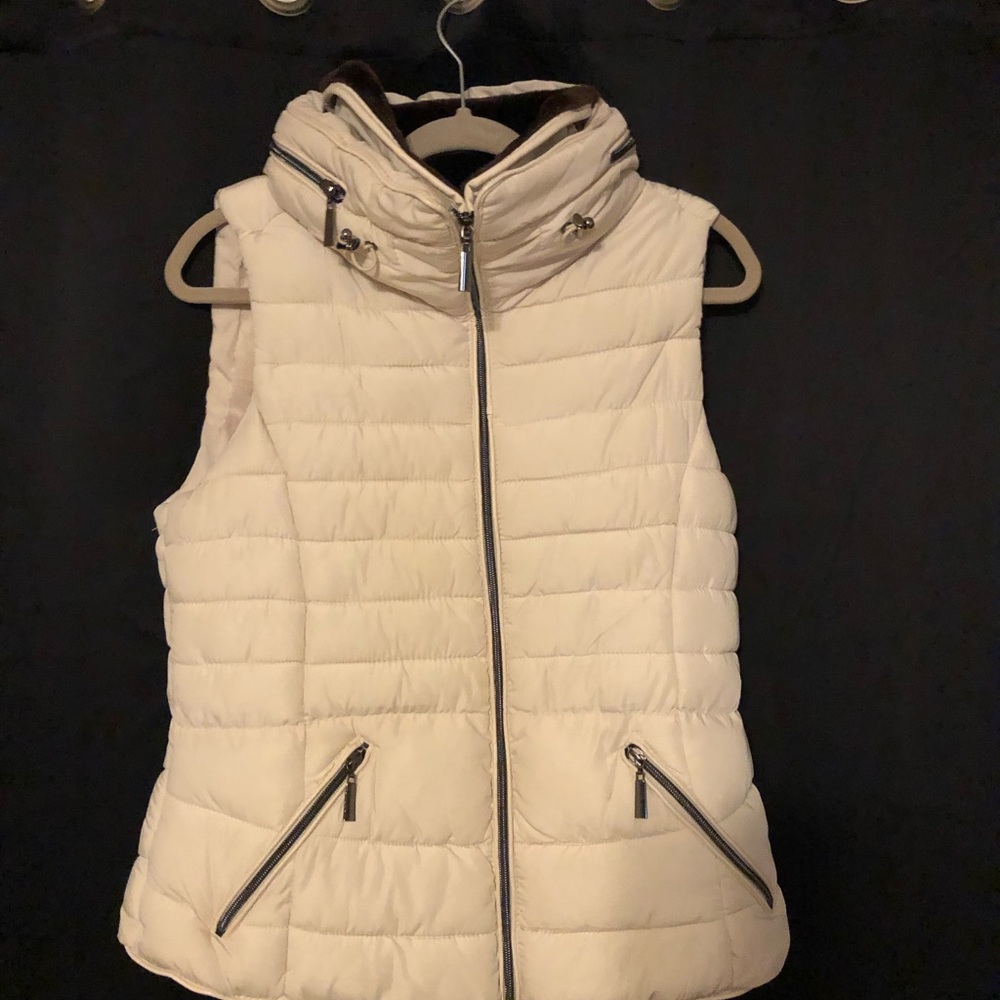 $$ Closet clean out _Beautiful cream vest jacket